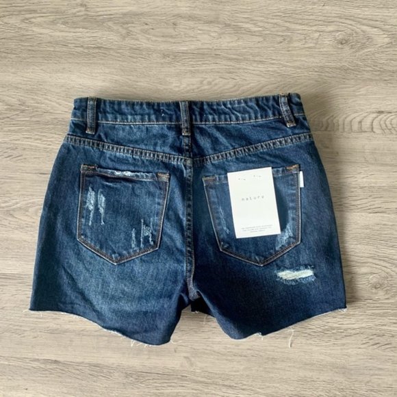 Pink Lily Button Fly Jean Denim Shorts Size Small - Picture 2 of 5